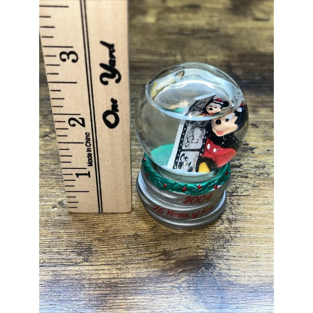 Disney product 2004